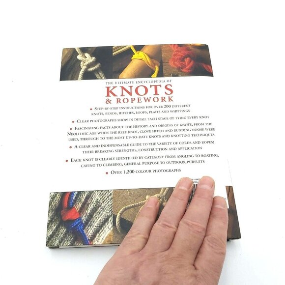 The Ultimate Encyclopedia of Knots and Ropework-Budworth-Bluenose Knots Scroll - Picture 16 of 16